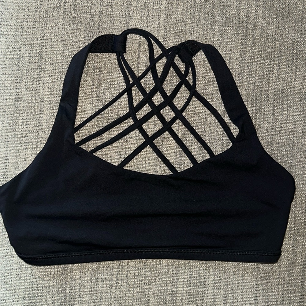 Lululemon free to be wild sports bra black size 6
